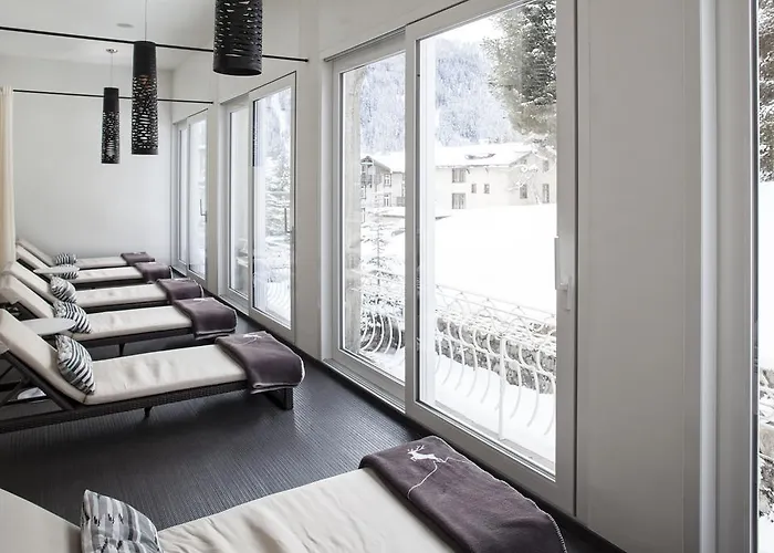 National By Mountain Hotel 3*