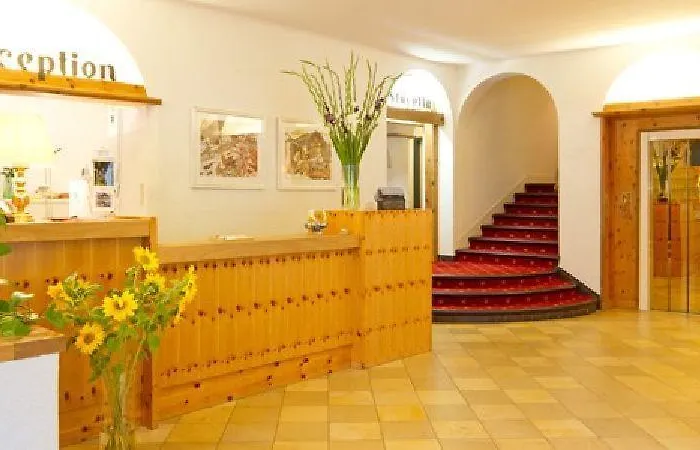 Ξενοδοχείο National By Mountain 3*