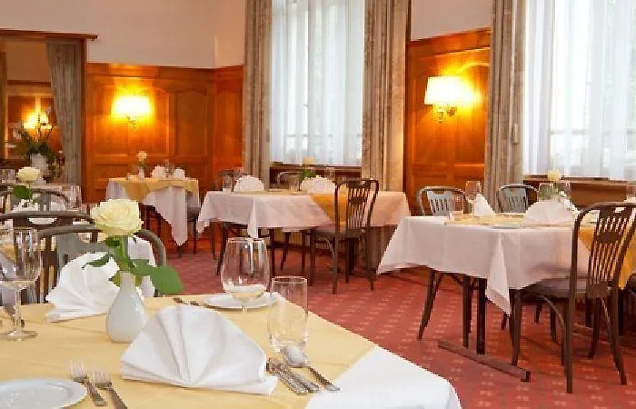 酒店 National By Mountain 3*