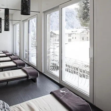 National By Mountain Hotel 3*